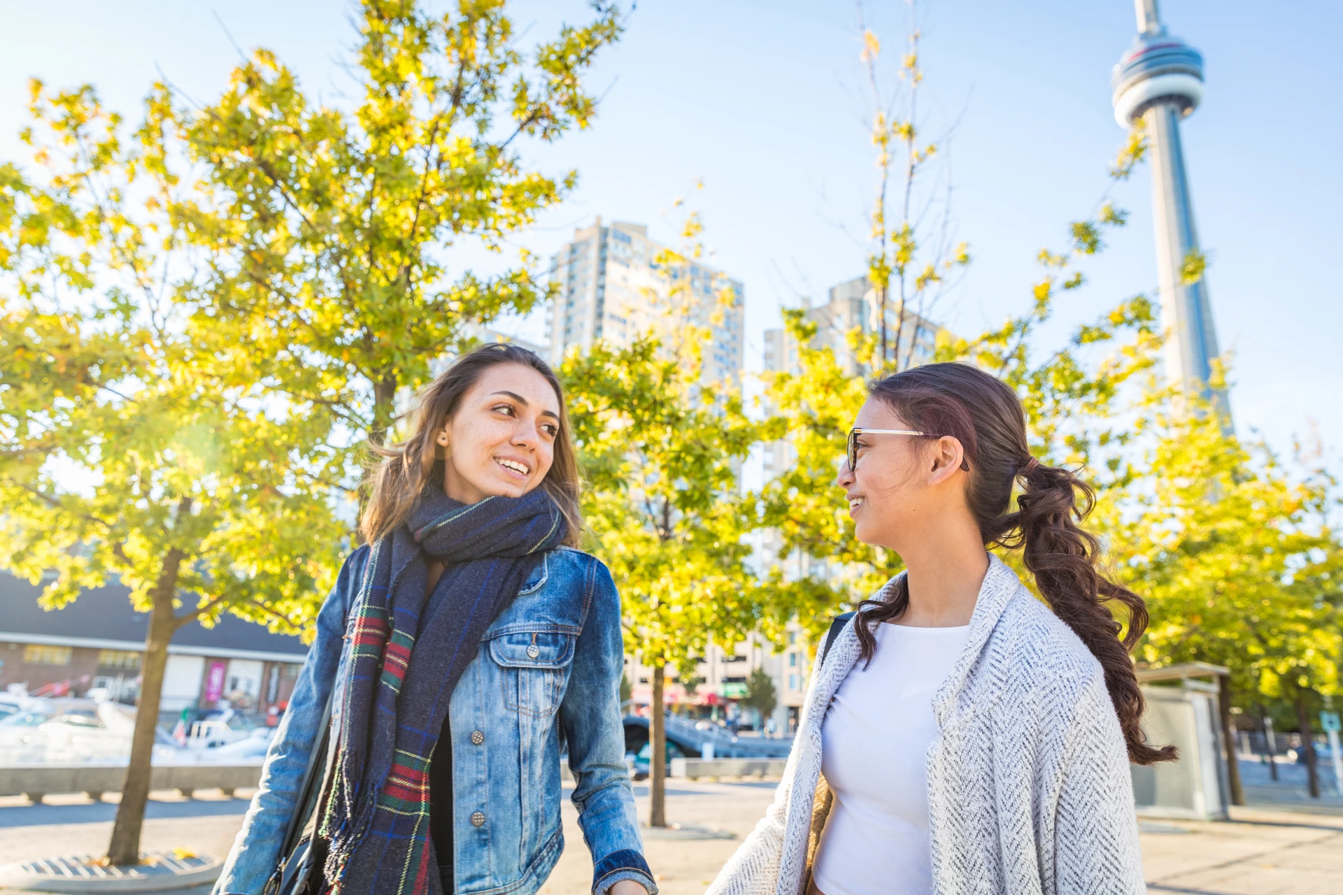 Ontario reduce requisitos para la residencia permanente de estudiantes